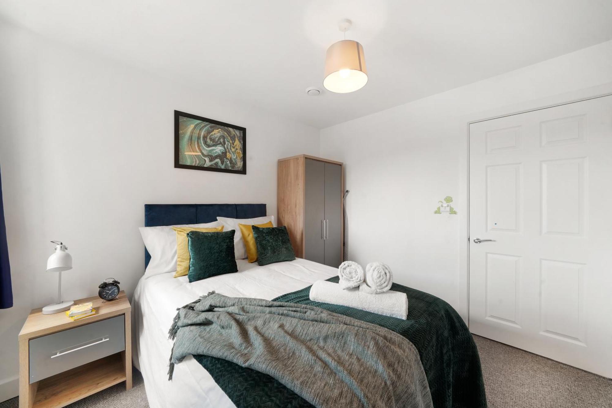 Modern Apartments With Free Parking Near Heathrow Colnbrook Kültér fotó