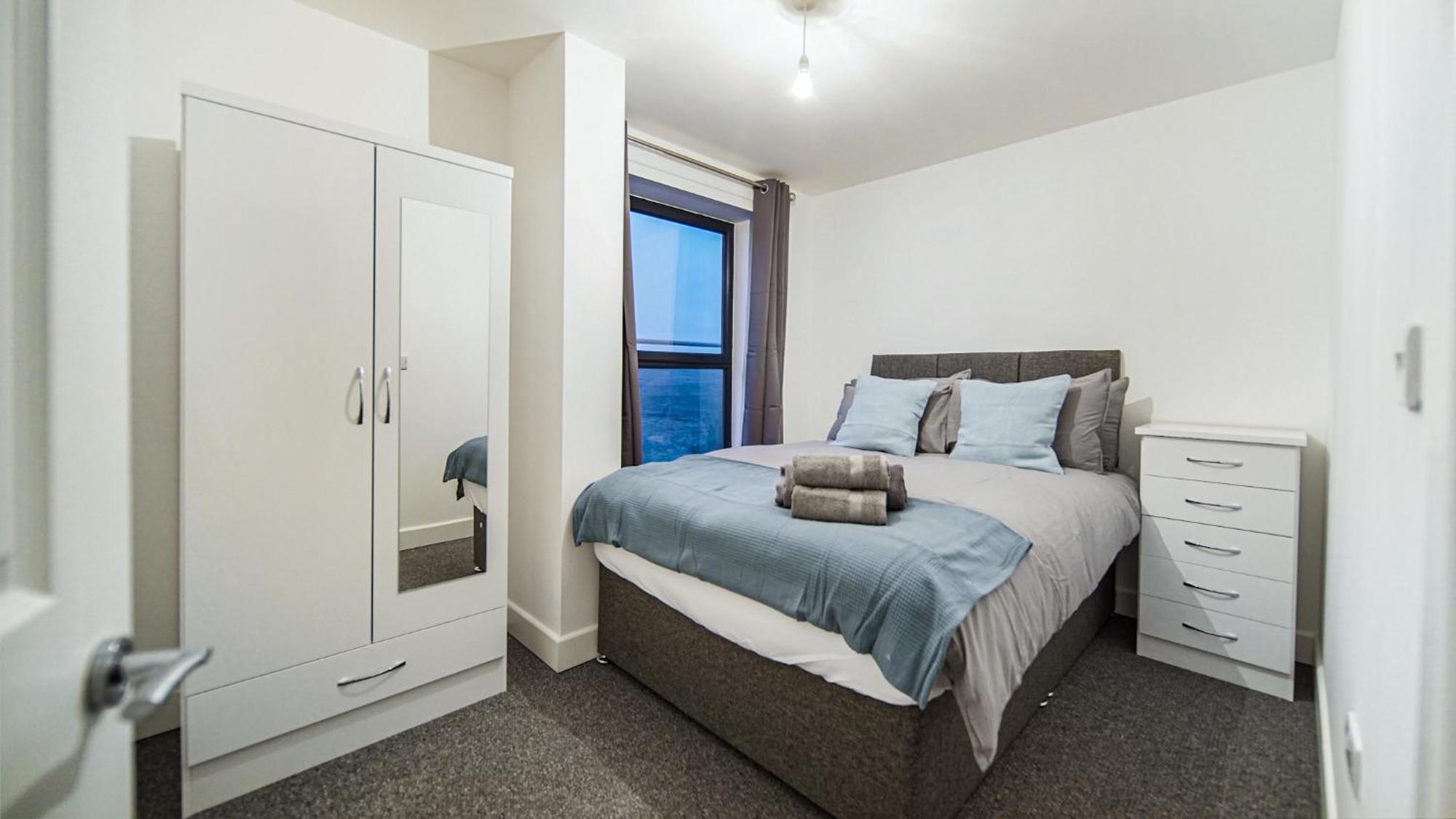 Modern Apartments With Free Parking Near Heathrow Colnbrook Kültér fotó