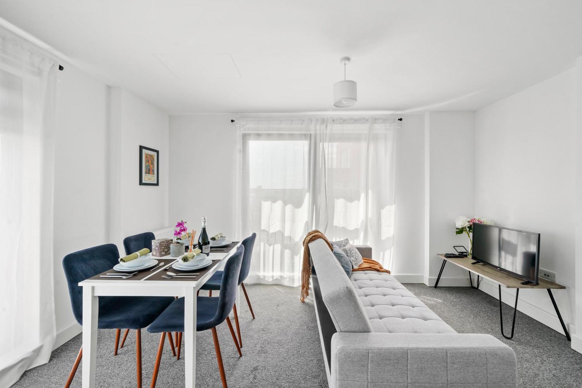Modern Apartments With Free Parking Near Heathrow Colnbrook Kültér fotó