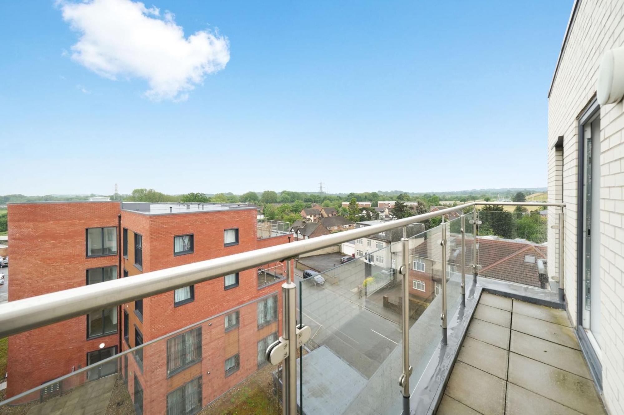 Modern Apartments With Free Parking Near Heathrow Colnbrook Kültér fotó