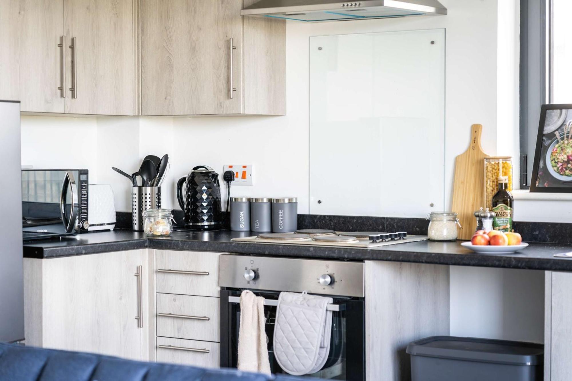 Modern Apartments With Free Parking Near Heathrow Colnbrook Kültér fotó