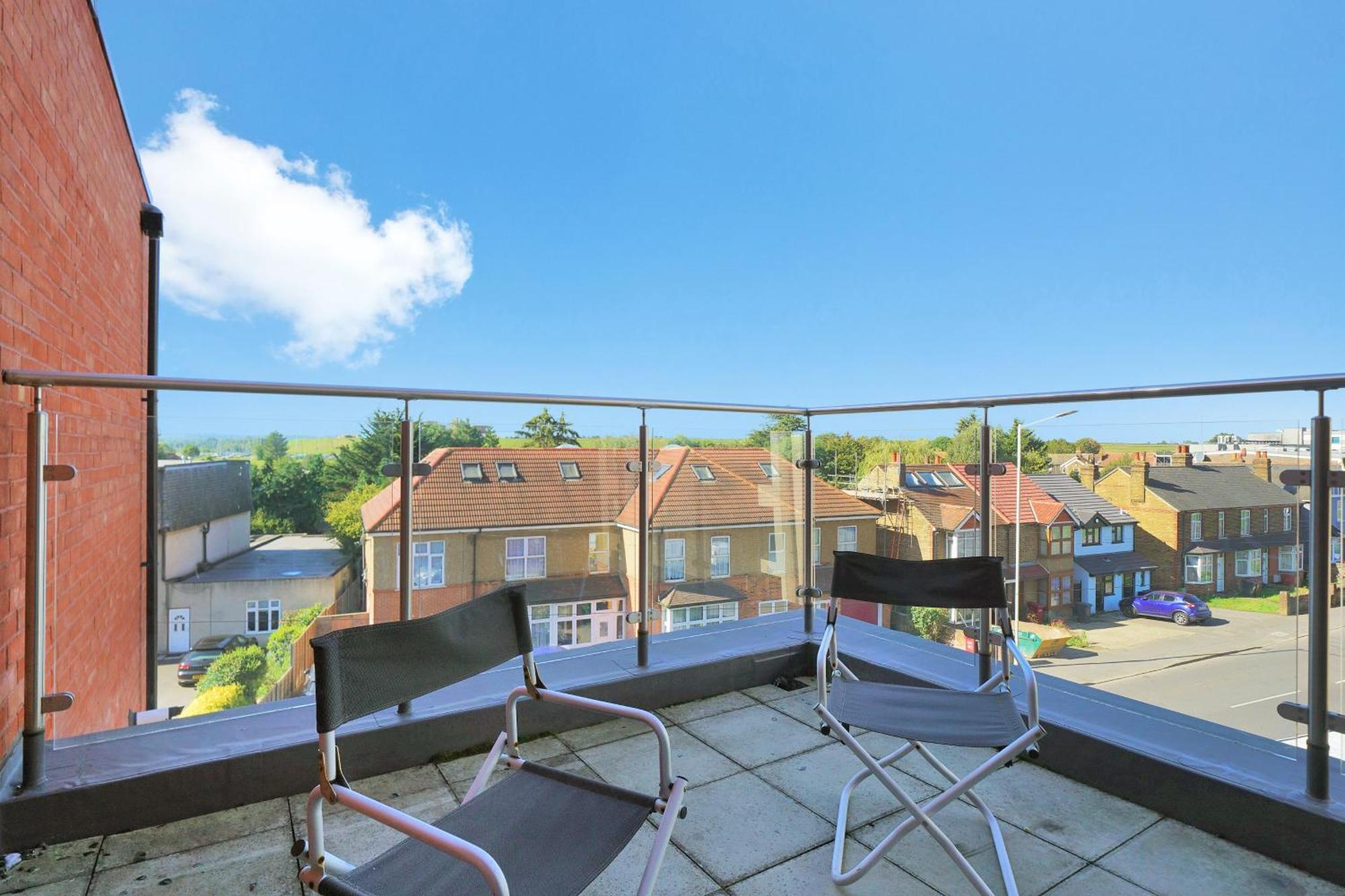 Modern Apartments With Free Parking Near Heathrow Colnbrook Kültér fotó